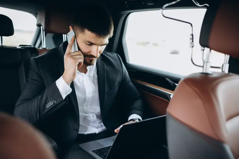 Top 5 Mistakes Tourists Make When Booking Heathrow Airport Taxis Heathrow taxi booking mistakes, avoid Heathrow taxi scams, Heathrow taxi tips